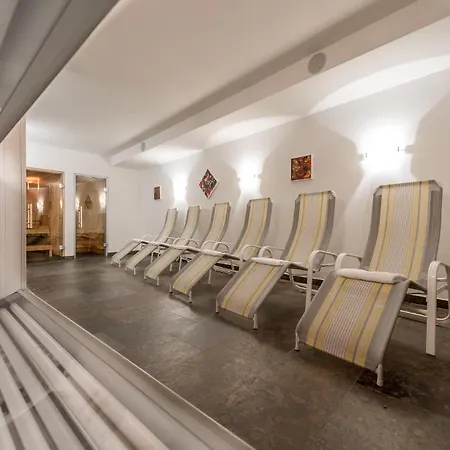 蒙大拿州木屋酒店 *